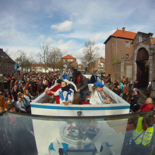 Prinzenwagen im Rosenmontagszug