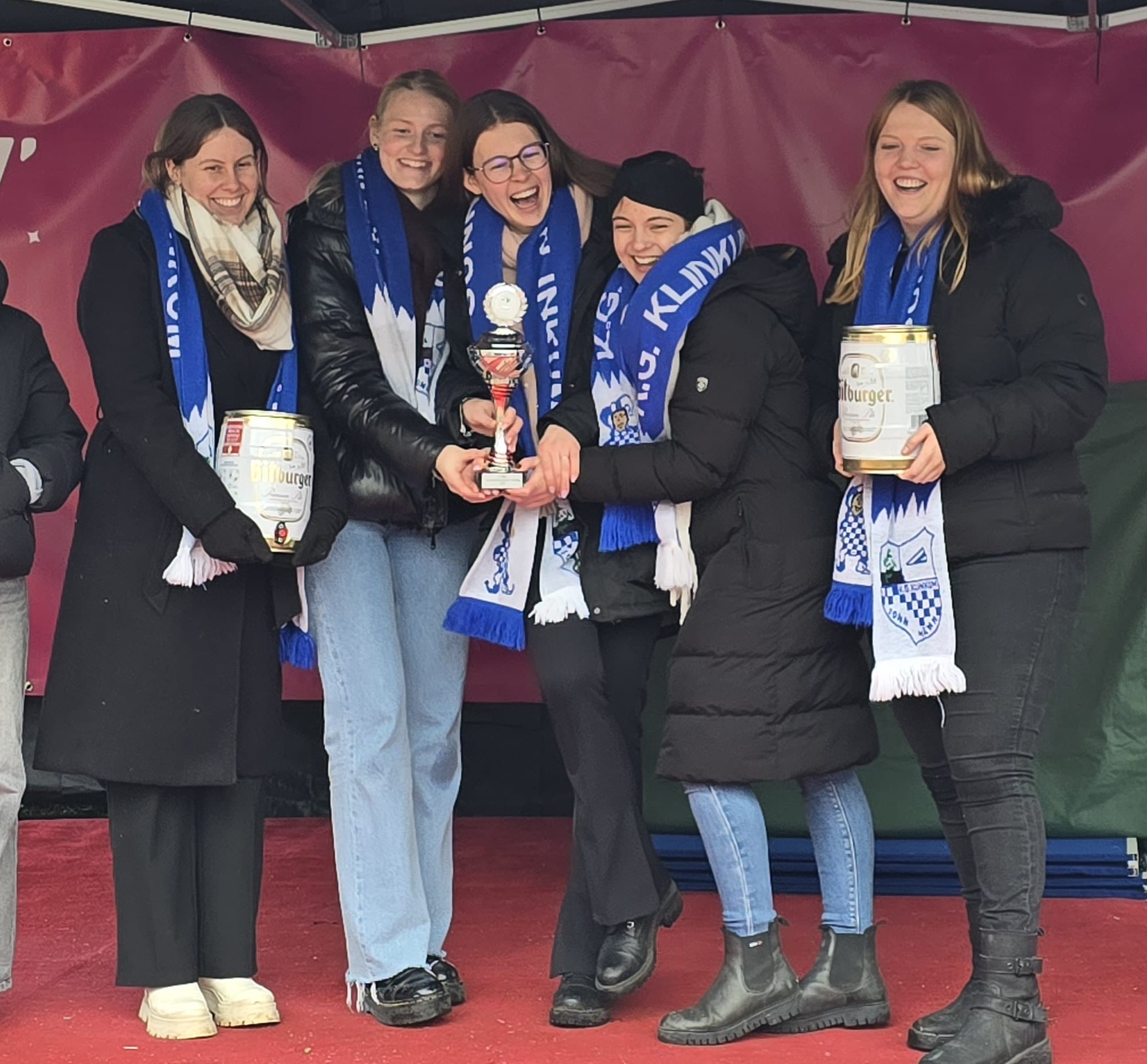 Stolze Leistung beim Jecken Bierkasten-Curling: Team 2 der KG Sonn Männ 1951 e.V. erkämpft sich den zweiten Platz!